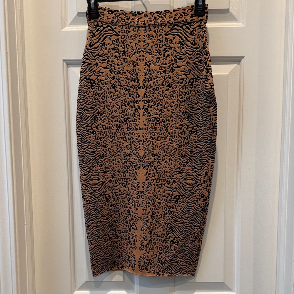 House of CB “Giannelli” Leopard Print Midi Length Bandage Skirt in size Small